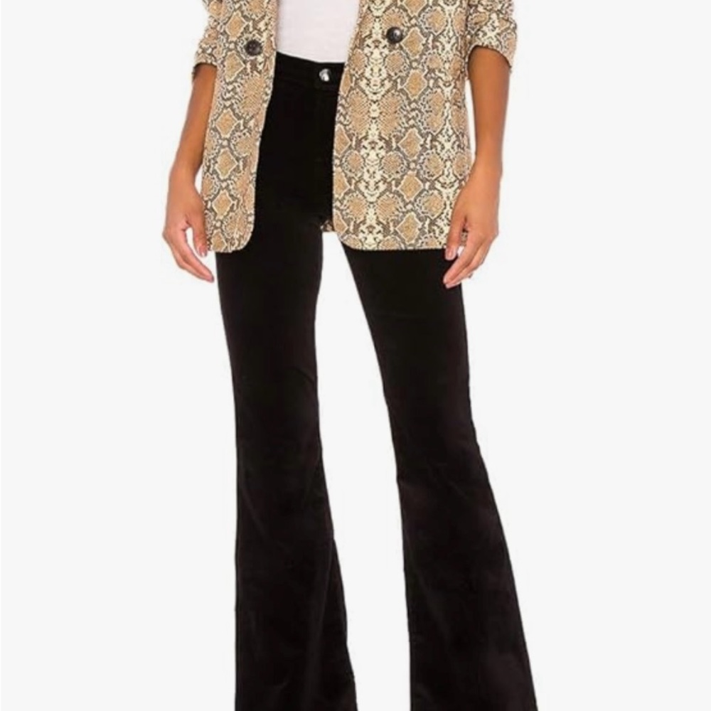 NWT J Brand, Mid Rise Flare, WideLeg
Pants Size 27